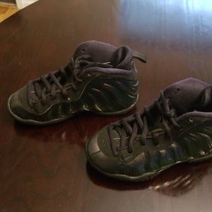 Boy's Foamposites
